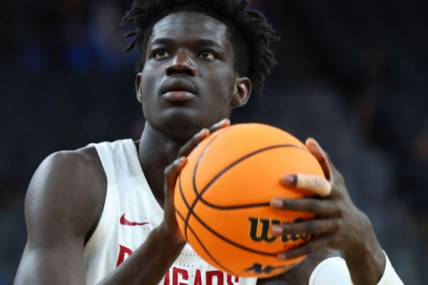 公牛签下穆哈马杜-盖耶,训练营名单达20人,年轻化进程加速 公牛签下穆哈马杜-盖耶,训练营名单达20人,年轻化进程加速